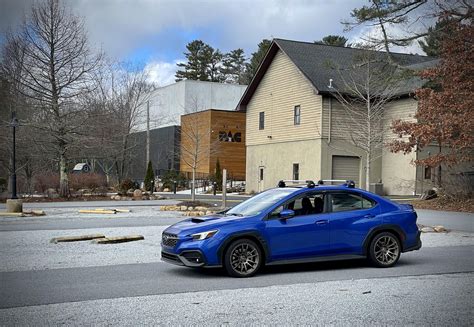 Thule roof rack installed! Couldn’t wait for Subaru’s OEM. : r/WRX