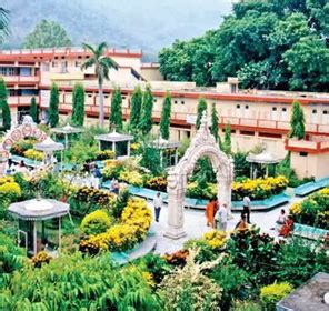 Parmarth Niketan: Yoga, Ganga Aarti & Spiritual Sanctuary in Rishikesh