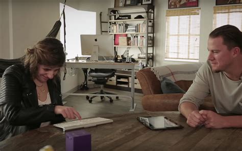 Interview a Famous Person 的图像结果