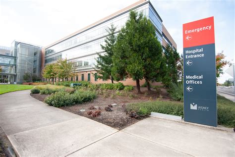 Volunteer at Legacy Salmon Creek Medical Center | Legacy Health