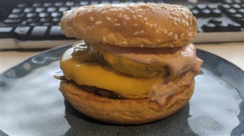 My farm burger with animal style sauce : r/burgers