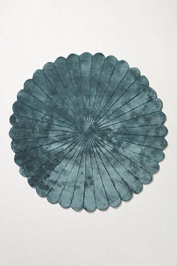 Feather Collection Rug | Rugs on carpet, Area rug pad, Velvet quilt