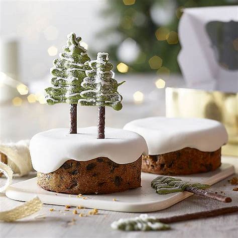 Christmas Mini Cakes Holiday Bake Along: Mini Christmas Tree Cakes