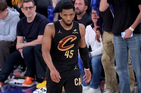 What happened to Donovan Mitchell? Video sparks injury concerns after ...