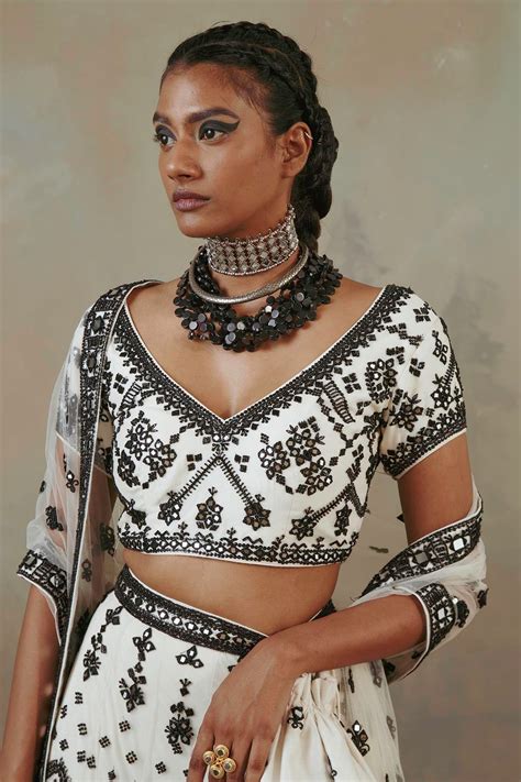 Masakali – Sureena Chowdhri