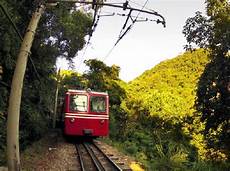 trenino a cremagliera cristo redentore corcovado foto panorama de janeiro trenino a cremagliera cristo redentore corcovado foto panorama de janeiro