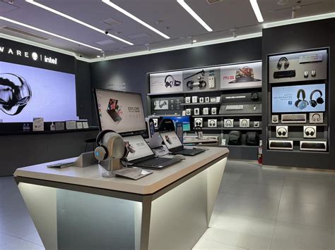 Alienware Laptop Desktop Replacement 的图像结果