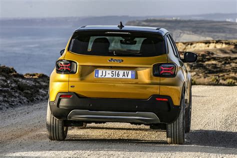 Jeep Unleashes All-Electric Avenger SUV, Will Hit Europe in 2023 With 400-Km Range - autoevolution