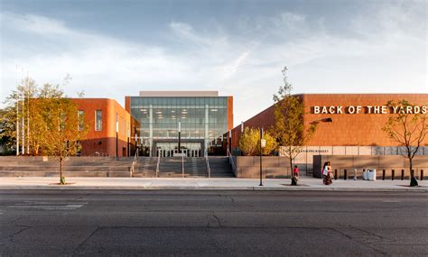 Galería de Escuela Back of the Yards / STL Architects - 15