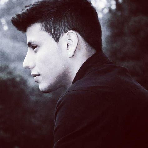 TEMBLEQUE - John Erick - LETRAS.COM