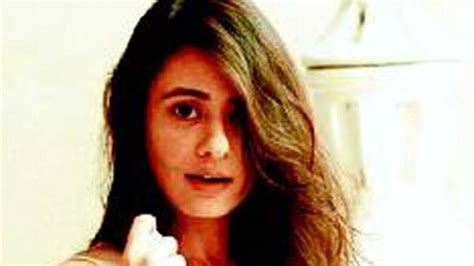 Mona Wasu graduates to the silver screen - The Times of India