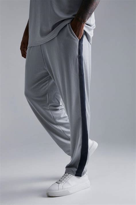 Plus Cropped Tapered Pleated Jogger With Tape | boohoo UK