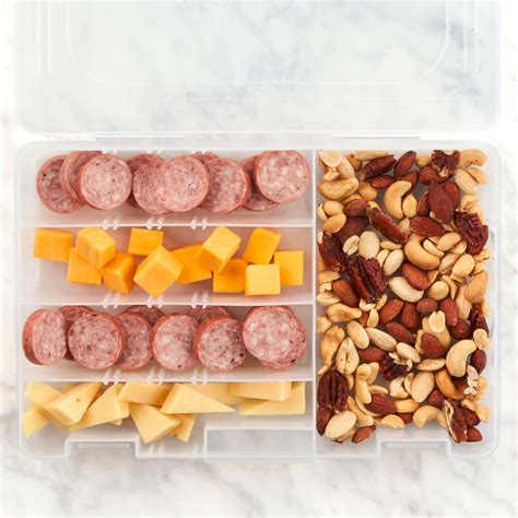 Savory & Spicy Summer Sausage Snackle Box | Hickory Farms