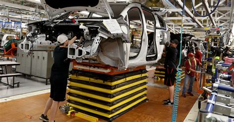 Fiat Chrysler Automobiles cuts production, at risk are 1,500 jobs