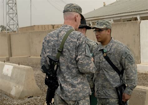 Longknife commander, NCO recognized for valor | Article | The United ...