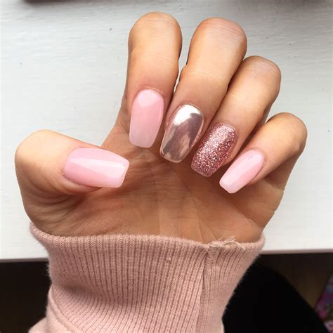 Pink, glitter and chrome nails | Manicura de uñas, Uñas sencillas, Uñas ...