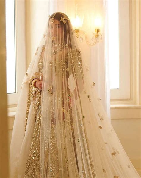 35 Best Celeb-Inspired Lehenga Dupatta Draping Styles | Femina.in