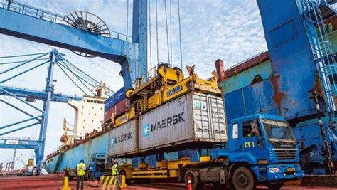 Reeling amid rupee’s slump, exporters seek fiscal and non-fiscal sops ...