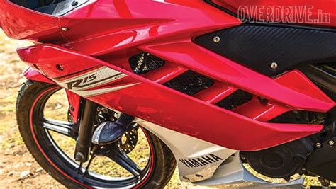 Comparo: Bajaj Pulsar RS200 vs Yamaha YZF-R15 vs KTM RC 200 - Overdrive