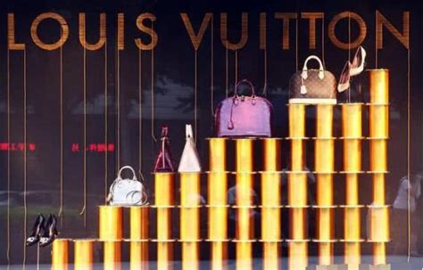 世界十大时尚奢侈品牌，LV排第一名(3)_巴拉排行榜