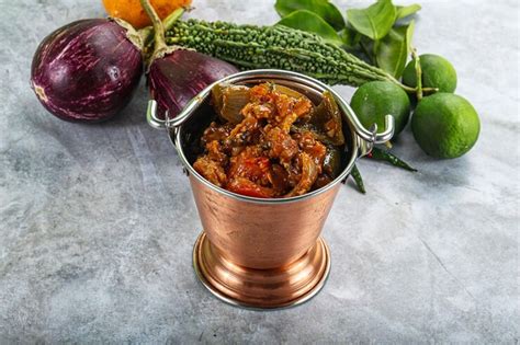 Asian cuisine prawn in chili sauce | Premium Photo