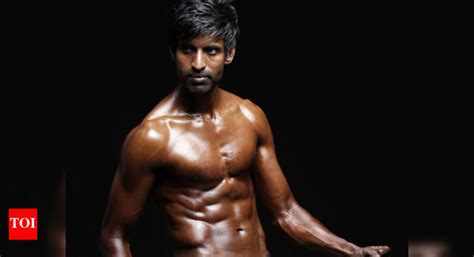 Seema Raja Photo: Sivakarthikeyan unveils Soori’s six-pack for 'Seema ...
