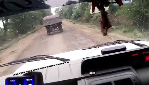 MP: Sand Mafia Attacks Forest Officials To Release Their Seized Tractor ...