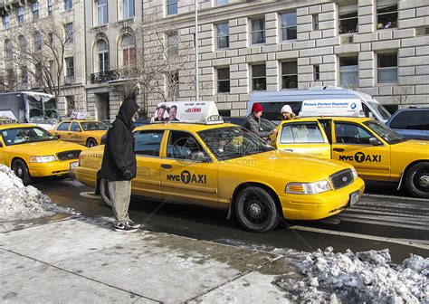 纽约街头的出租车高清图片下载-正版图片501246370-摄图网
