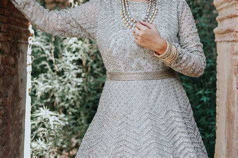 Here Are All the Deets of FaceTime Photoshoot Trend in Times of Corona