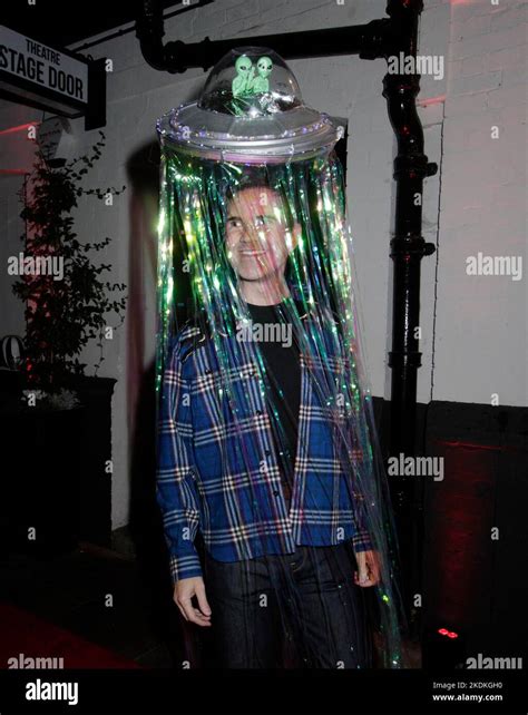 Jimmy carr and wife at kook’s for Jonathan ross party 31/10/2022 blitz ...