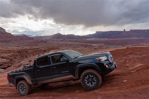 2025 Toyota Tacoma vs 2025 Tundra: Which Truck is Right for You? (Comparison Guide) - FLEX ...