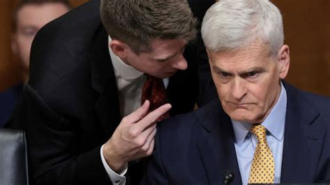 Analysts pile on GOP senator's remarks after RFK Jr.'s move
