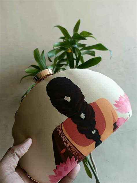 Artklim Flower Lady Printed Clutch