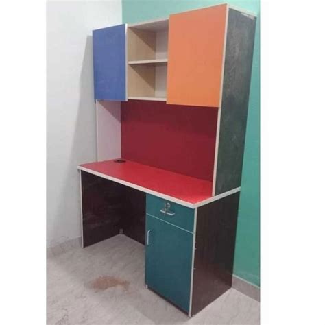 Computer Shop Table 的图像结果