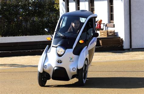 Toyota begins testing i-Road | Autocar Professional