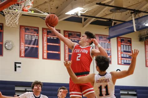 Fulton boys basketball headed to semifinals after fourth-quarter ...
