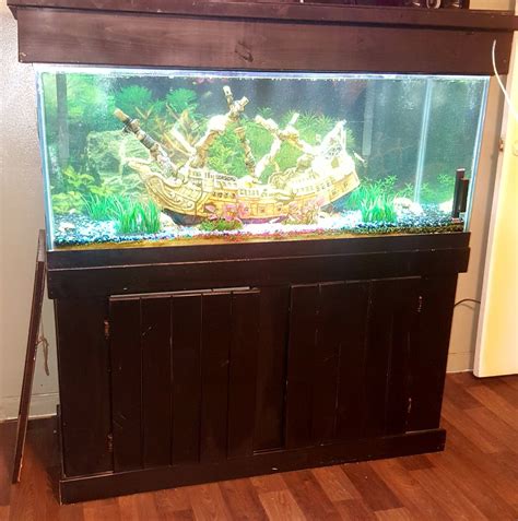 100 Gallon Saltwater Fish Tank