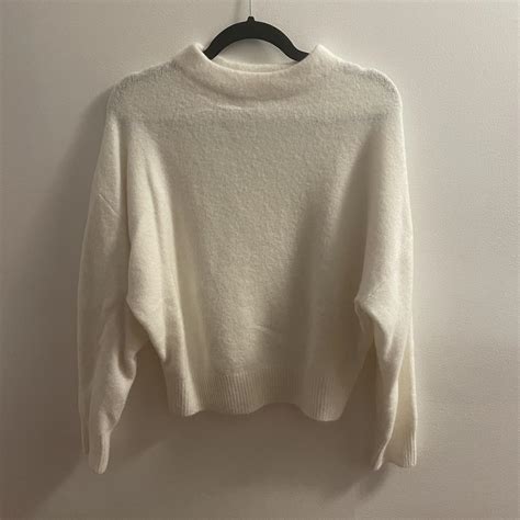 Zara white fuzzy sweater, size s, worn once - Depop