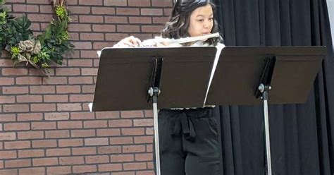 PHOTO GALLERY: Young performers sing and play at Westclox – Shaw Local