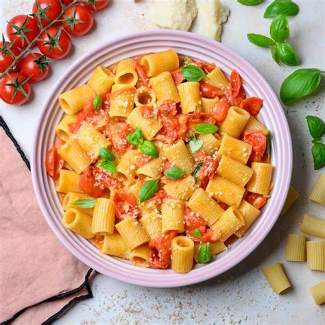 Creamy Sausage and Mushroom Pasta – Skinny Spatula