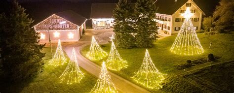 Weihnachts-Deko: Lichterglanz der Superlative auf dem Bauernhof ...