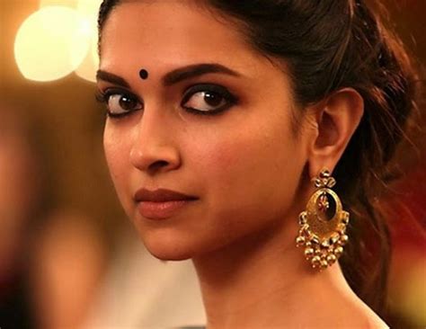 5 Celebrities Who Looked WOW in Chandbalis - lifeberrys.com