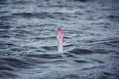 Kerala: British national drowns at Varkala sea while surfing - IBTimes ...