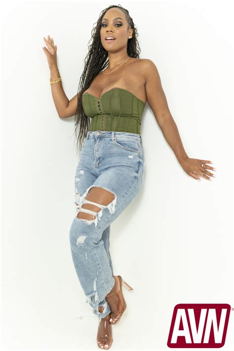 Catching Up With August Skye | AVN