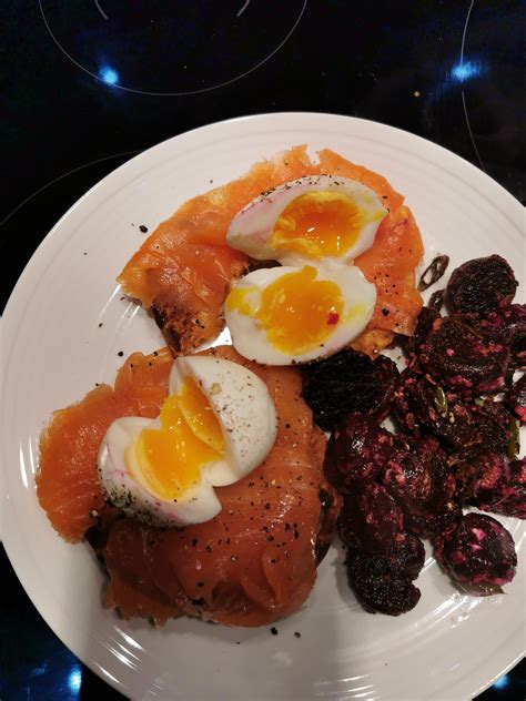Smoked salmon & soft boiled eggs on a bagel with beetroot : r/FoodPorn