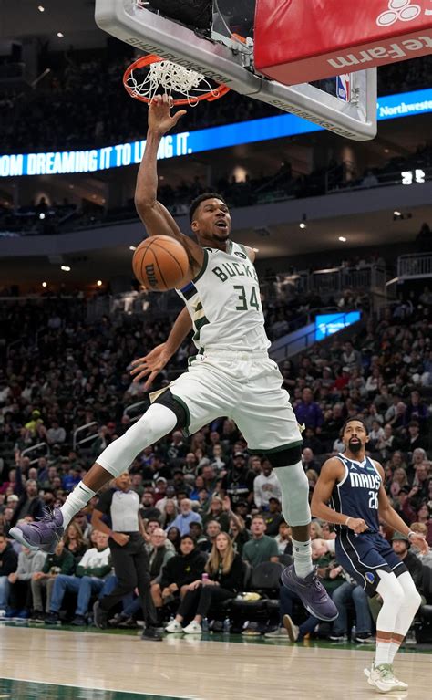 Giannis Antetokounmpo throws down monstrous breakaway dunk as Tim ...