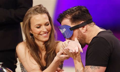 Laura Müller zeigt für Geld ihre Brüste – Wendler hält die Kamera - DerWesten.de