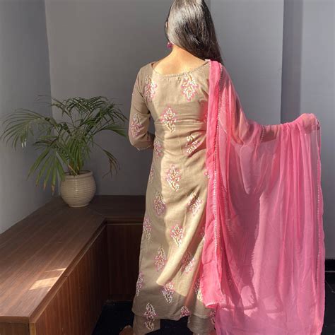 Beige Pink Floral Suit Set – Label Krisha