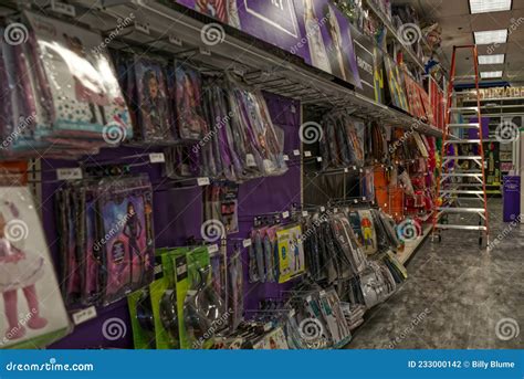 Party City Entrance With Covid-19 Signs Editorial Image | CartoonDealer ...