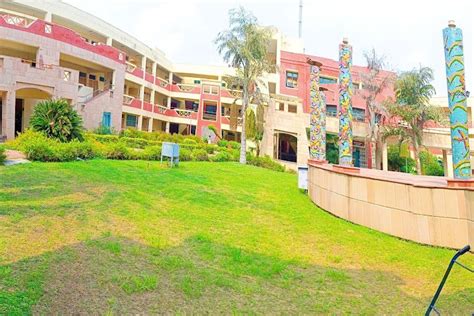 Keshav Mahavidyalaya New Delhi Campus: Photos, Virtual Tour